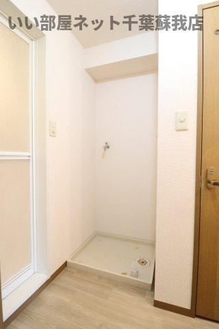 ロイヤルハウスＢの洗面所|洗濯機置場