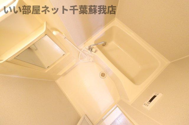 ロイヤルハウスＢの浴室|日々の疲れを癒すお風呂付です