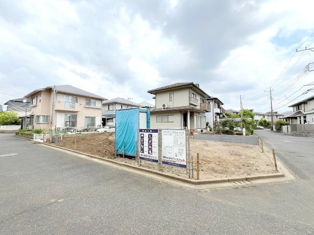 あきる野市野辺全1棟　新築戸建の前面道路含む現地写真