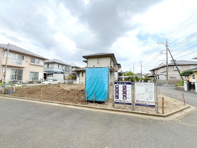 あきる野市野辺全1棟　新築戸建の前面道路含む現地写真