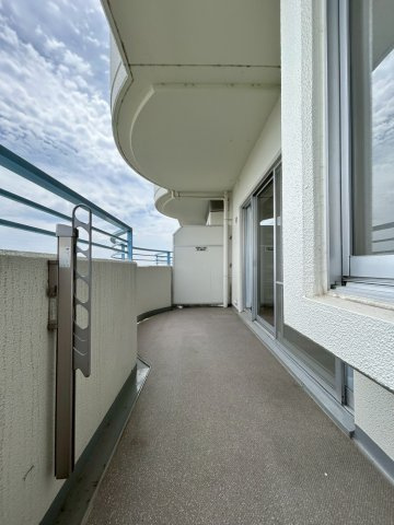 ディオ・フェルティ枚方のバルコニー|たっぷり洗濯物も干せる広さのあるバルコニーです