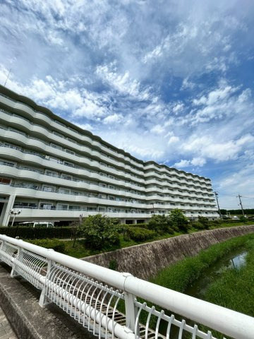 ディオ・フェルティ枚方の外観