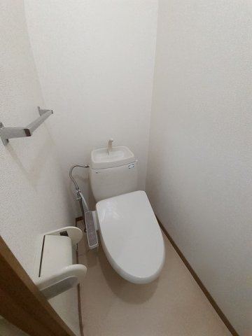 マツモトＧマンションＢのトイレ|ゆったりとした空間のトイレです