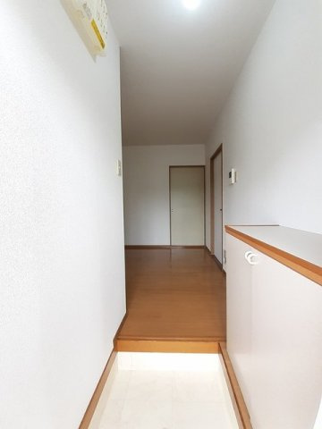 マツモトＧマンションＢの玄関|収納もある玄関です