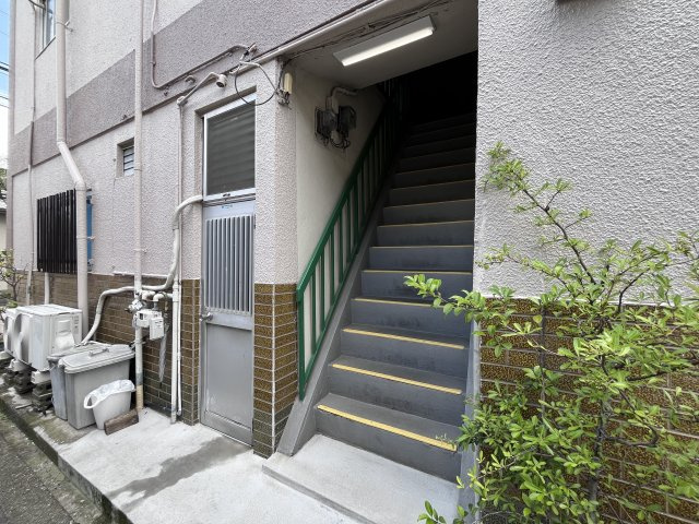 松本マンションのエントランス