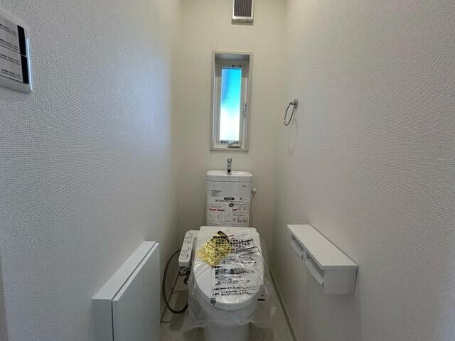 恵那市岩村町の新築一戸建のトイレ