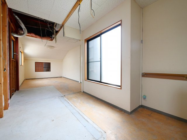 奈良市中院町店舗