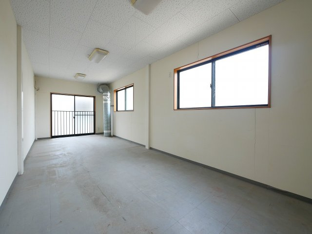 奈良市中院町店舗