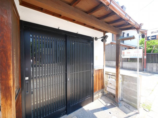 奈良市中院町店舗