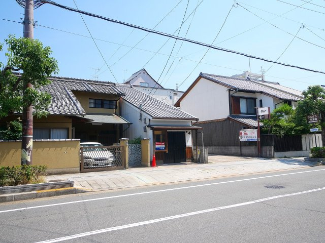 奈良市中院町店舗