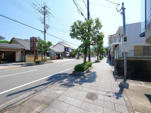 奈良市中院町店舗