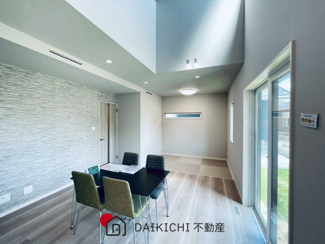 【居間・リビング】 | 久喜市本町5丁目　スマート・ワン・シティ　新築戸建　全2棟　3号棟