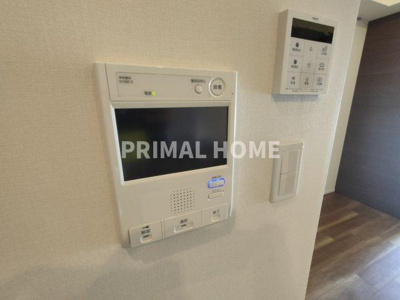 【セキュリティ】 | ザ・パークハビオ横浜東神奈川 | 来訪者を確認できる、モニター付きインターホンです。