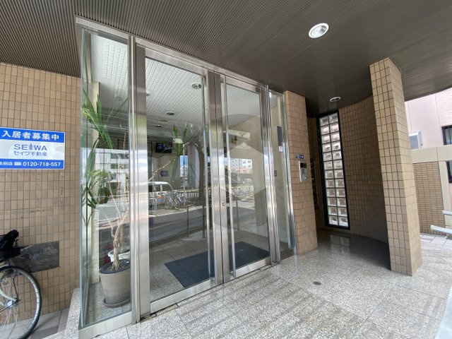 フェルザ長田のエントランス