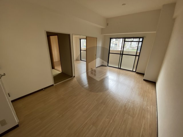 フェルザ長田の洋室