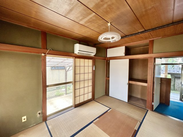 【中古戸建】前橋市朝日町の和室|和室でしか味わえない畳ならではの香りや素材で和のやすらぎを感じてください♪畳にはリラックス効果があるといわれています。のんびりするならやっぱり和室が一番ですね♪