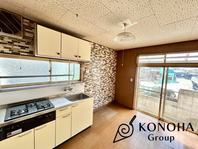 【中古戸建】前橋市朝日町の居間・リビング|これから長く住むお家のリビングには毎日気持ちのいい日差しが差し込みます。ポカポカ日向ぼっこをしながらお昼寝をするのもいいですね♪明るいリビングに気分も晴れやかに♪