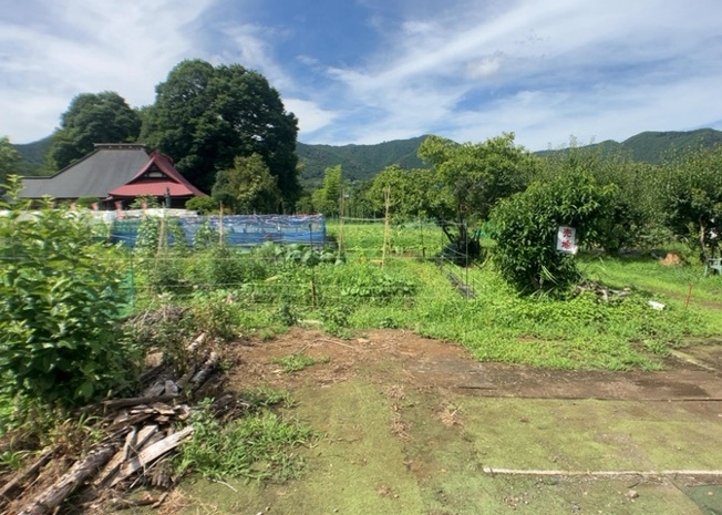 【外観】 | 土地購入を検討されている場合、境界杭がない状態で購入してしまうと境界確定測量をする必要があり、費用がかかります。購入の前に、売主、隣土地所有者立ち合いのもと境界を確定し境界杭を設置するのがベストです。