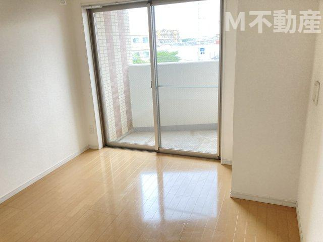 TRUTH CHARMEの居間・リビング|ゆったりとした居間です