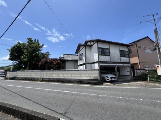 水俣市古賀町戸建ての前面道路含む現地写真