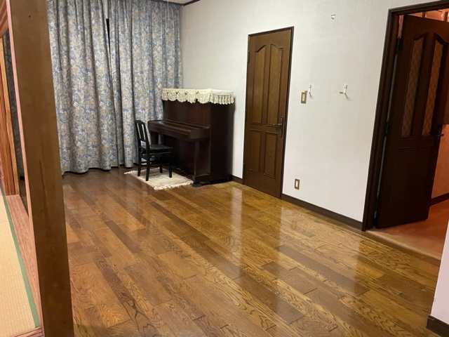 水俣市古賀町戸建ての居間・リビング