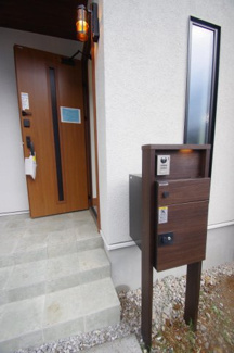 【エントランス】 | 宅配ボックス付き