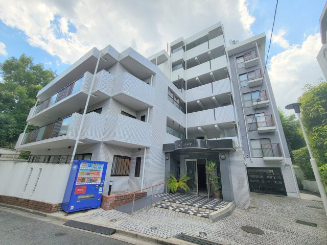 プレジール学園前の外観