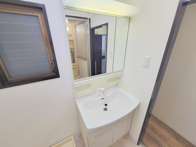 プレジール学園前の独立洗面台