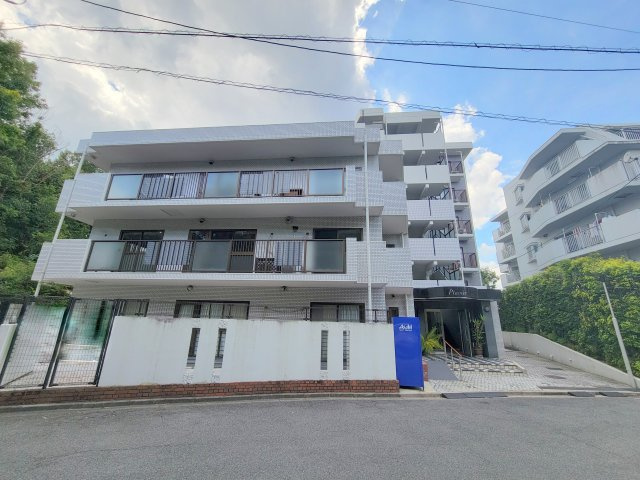 プレジール学園前の外観