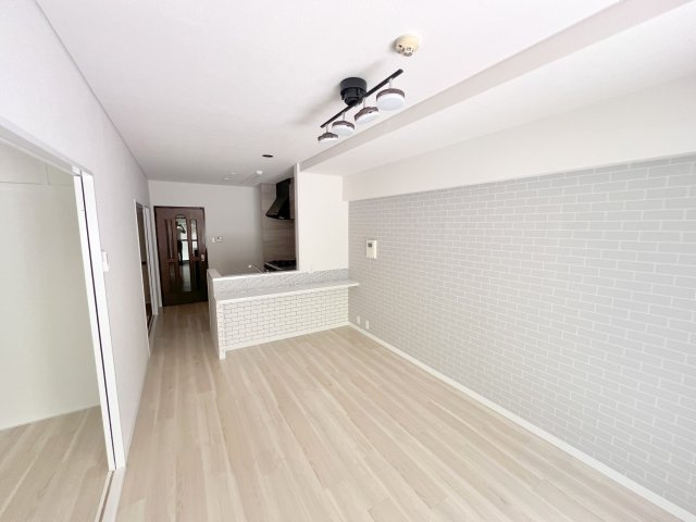 プレジール学園前