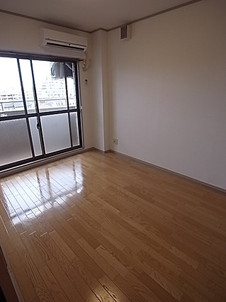 ジョリメゾン魚崎の居間・リビング