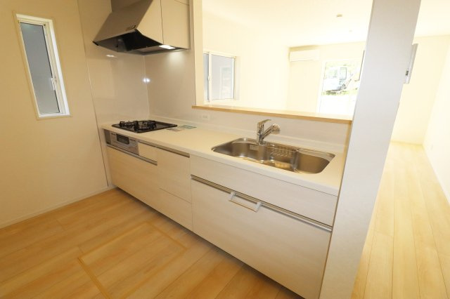 本宮市青田字中森　　　10号棟　　　五百川小学校、本宮第２中学区のキッチン