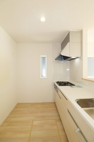 本宮市青田字中森　　　10号棟　　　五百川小学校、本宮第２中学区のキッチン