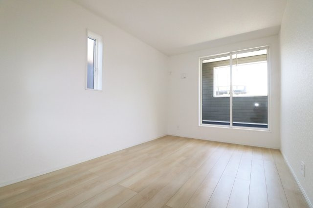 本宮市青田字中森　　　10号棟　　　五百川小学校、本宮第２中学区の洋室