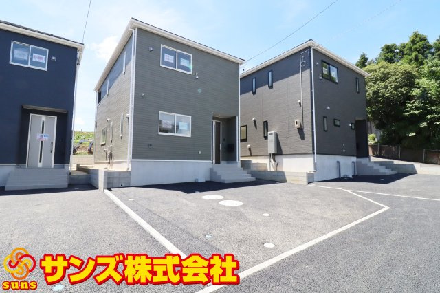 本宮市青田字中森　　　10号棟　　　五百川小学校、本宮第２中学区の外観|北東側から見た駐車場を含む外観