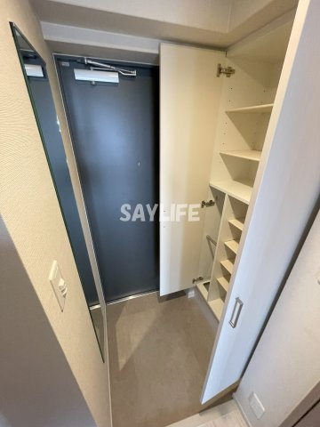 プレサンス緑橋ソレアスの玄関