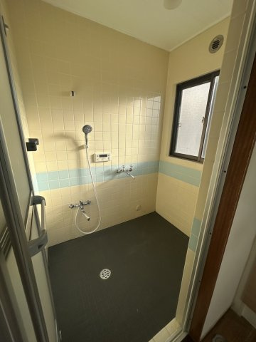 impressshirakawaのシャワールーム|新規バス、設置