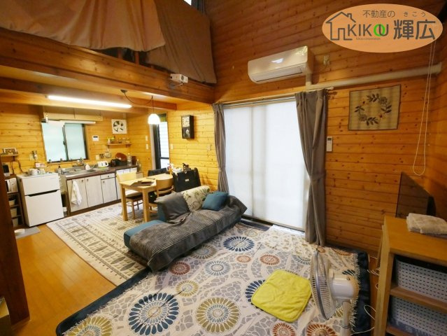 宍粟市一宮町東河内　中古戸建（別荘）の居間・リビング