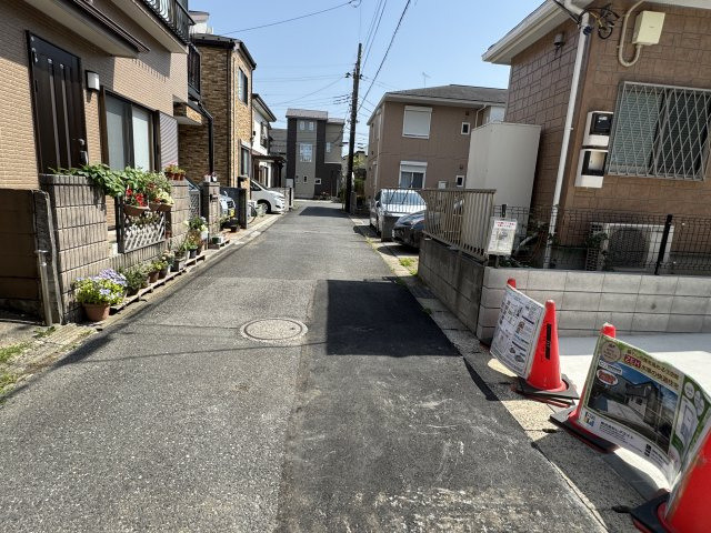 松戸市古ケ崎３丁目新築戸建の前面道路含む現地写真