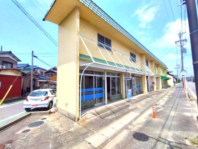 センター中山の外観