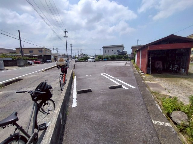 センター中山の駐車場