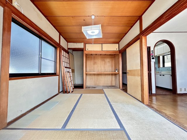 篠原北町2丁目戸建の和室|リビングに隣接する和室約6帖♪