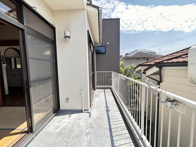 篠原北町2丁目戸建のバルコニー|南側ワイドバルコニー♪リビング、和室から出入りできます！