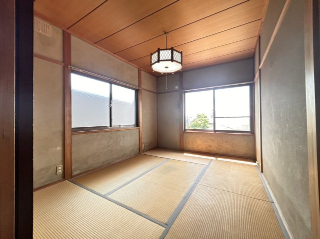 篠原北町2丁目戸建の和室|2階和室（南側）のお部屋からの眺望は神戸港まで見えます♪