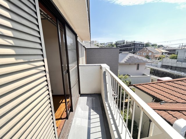 篠原北町2丁目戸建のバルコニー|2階南側バルコニー♪