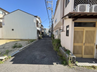 【前面道路含む現地写真】