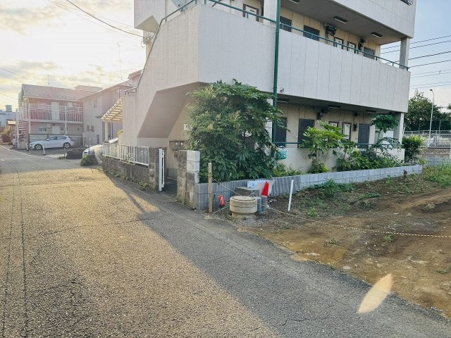 八王子市　並木町　新築一戸建て　４期の前面道路含む現地写真|～北側4ｍ道路に面しています～