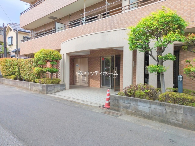 コンフォート南越谷のエントランス