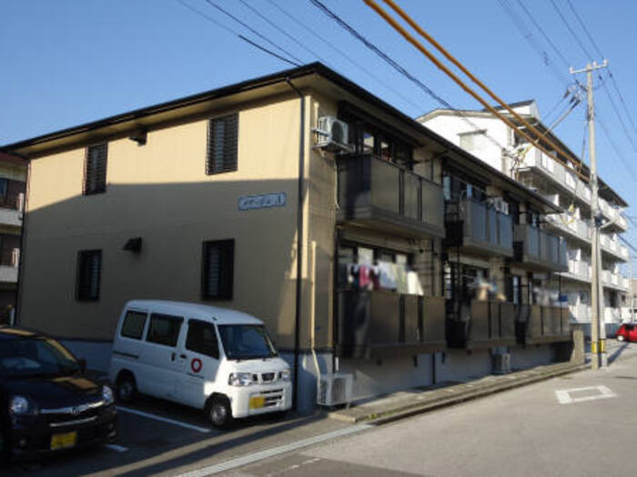 メナージュ A棟の外観