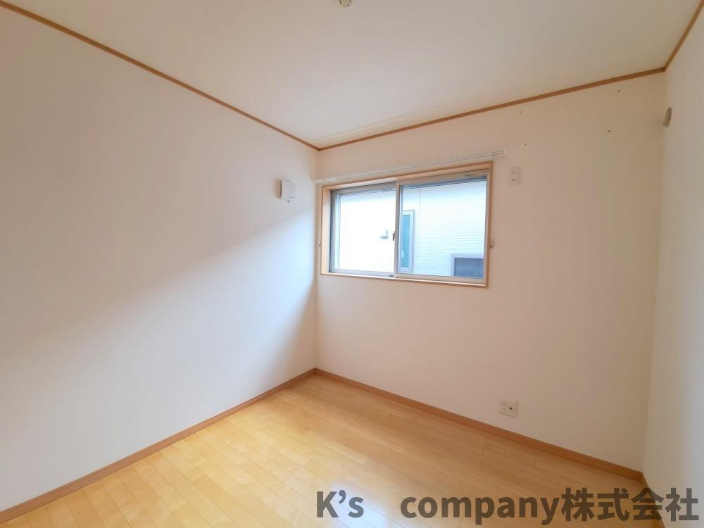 茅ヶ崎市香川４丁目　中古戸建の洋室|洋室5帖◇